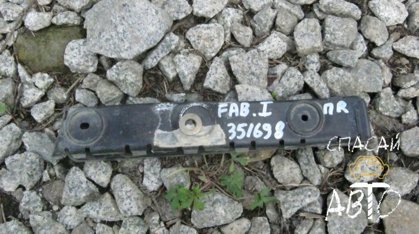 Skoda Fabia I Кронштейн переднего бампера - OEM 6Y0807184C