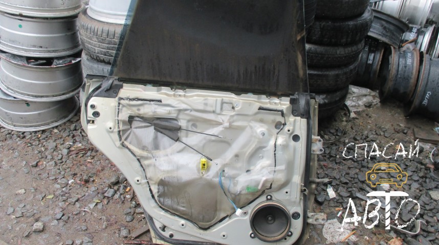 Subaru Legacy Outback (B13) Петля двери задней левой нижняя