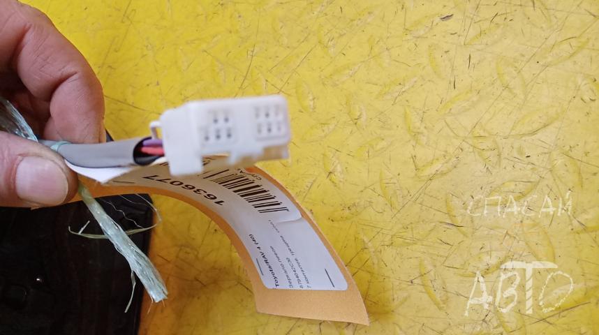 Toyota RAV 4 (40) Зеркало левое