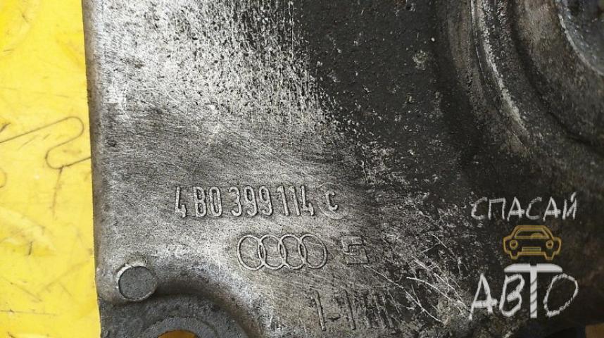 Audi A6 (C4) Кронштейн КПП