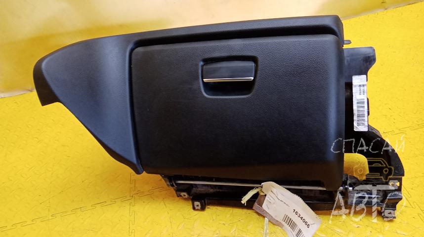 BMW 1-серия E81,82,87,88 Бардачок