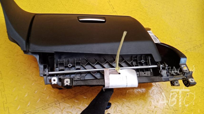 BMW 1-серия E81,82,87,88 Бардачок