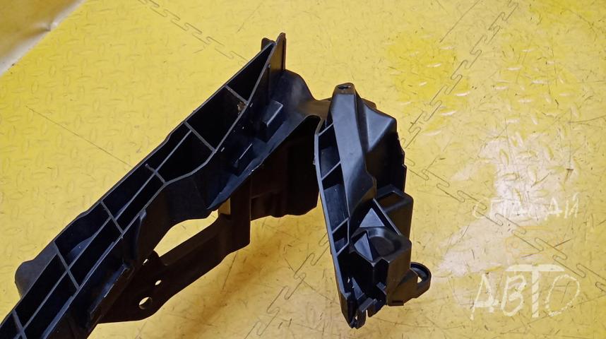 Honda CR-V IV Кронштейн переднего бампера