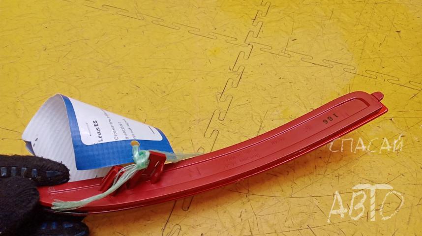 Lexus ES Отражатель в бампер