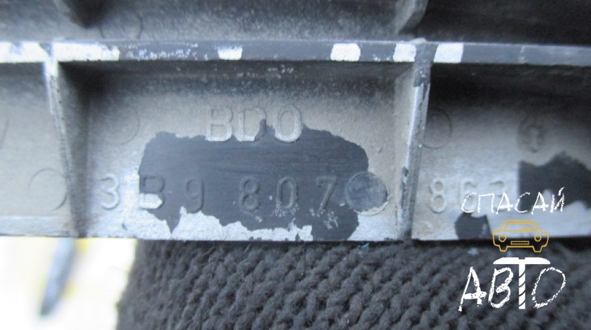 Volkswagen Passat (B5) Кронштейн заднего бампера  - OEM 3B9807863