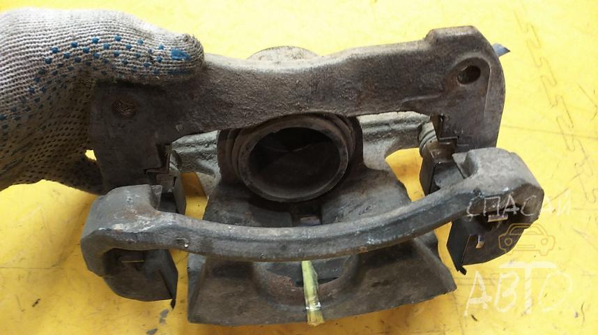 Toyota Camry V40 Суппорт передний
