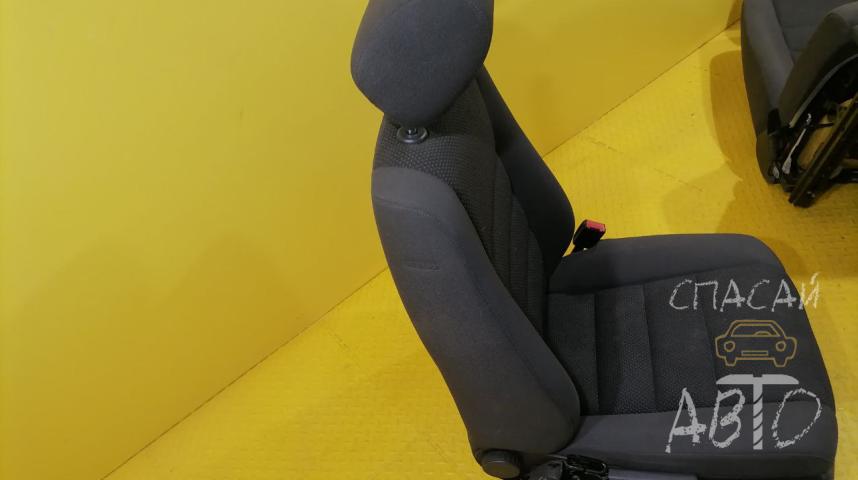 Volkswagen Touareg I Сиденья (комплект)