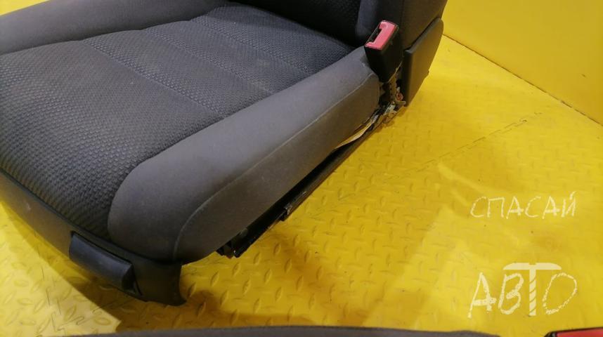 Volkswagen Touareg I Сиденья (комплект)