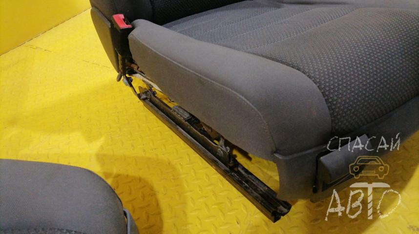 Volkswagen Touareg I Сиденья (комплект)