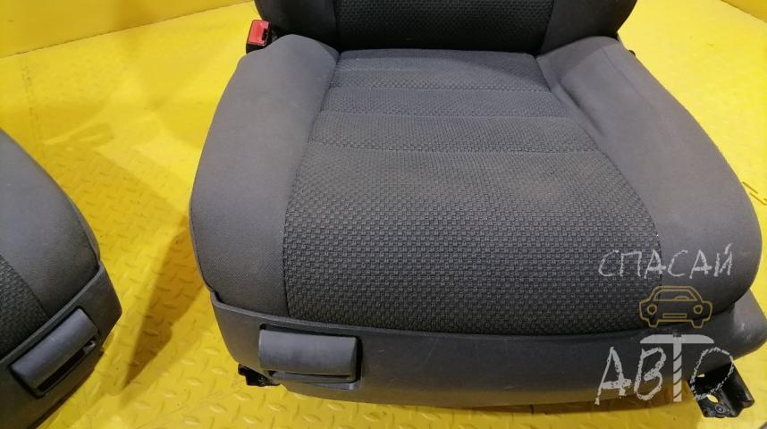 Volkswagen Touareg I Сиденья (комплект)