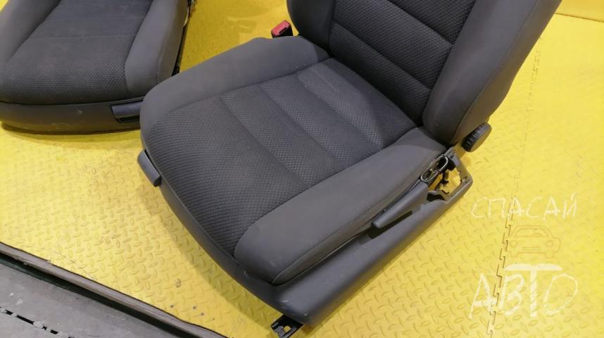 Volkswagen Touareg I Сиденья (комплект)