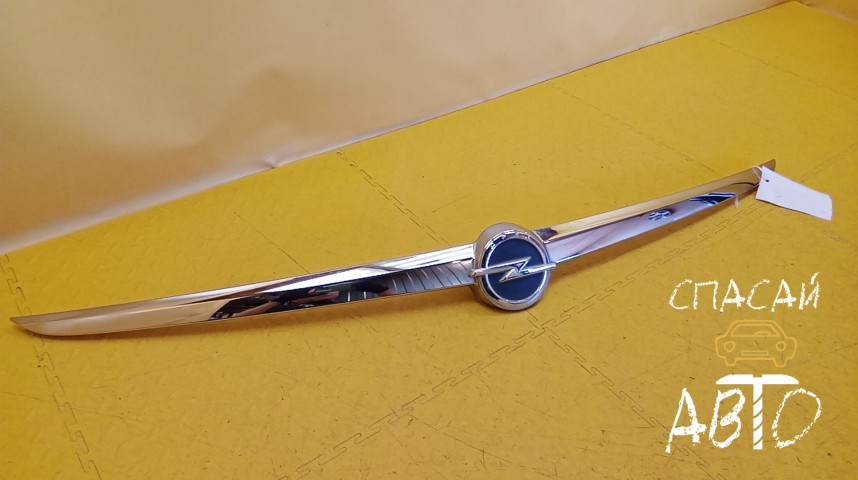 Opel Insignia Накладка крышки багажника - OEM 13244388