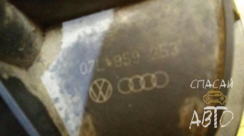 Audi A8 (4D) Насос воздушный