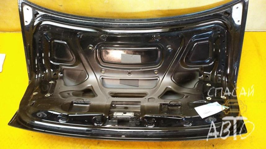 Audi A8 (4D) Крышка багажника