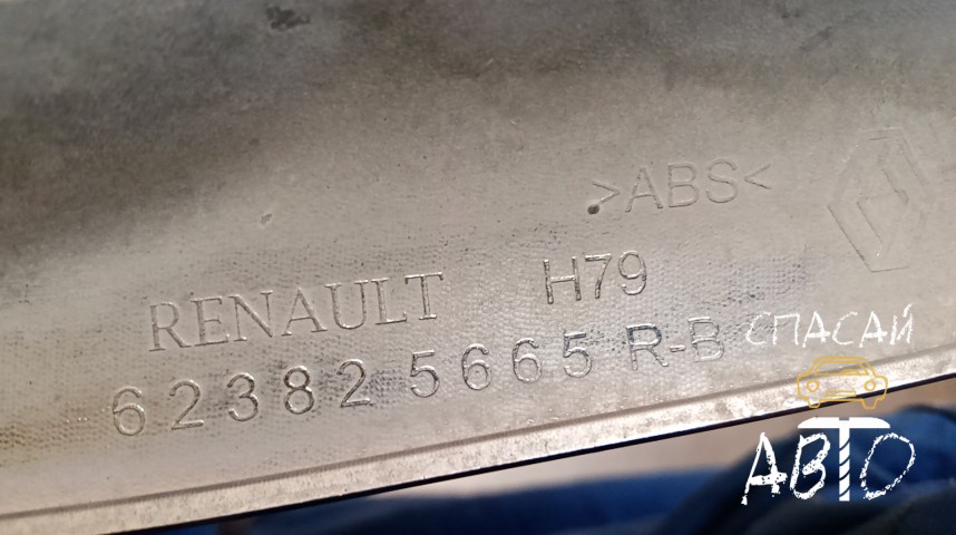 Renault Duster Решетка радиатора - OEM 623825665R