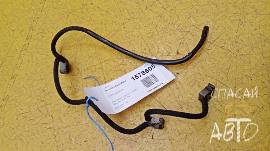 Mercedes-Benz W204 Трубка двигателя