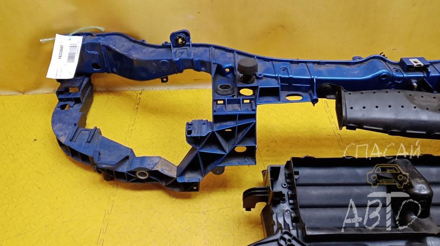 Ford Focus III Панель передняя