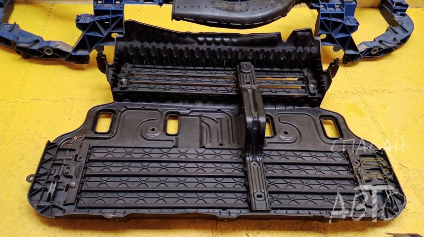 Ford Focus III Панель передняя