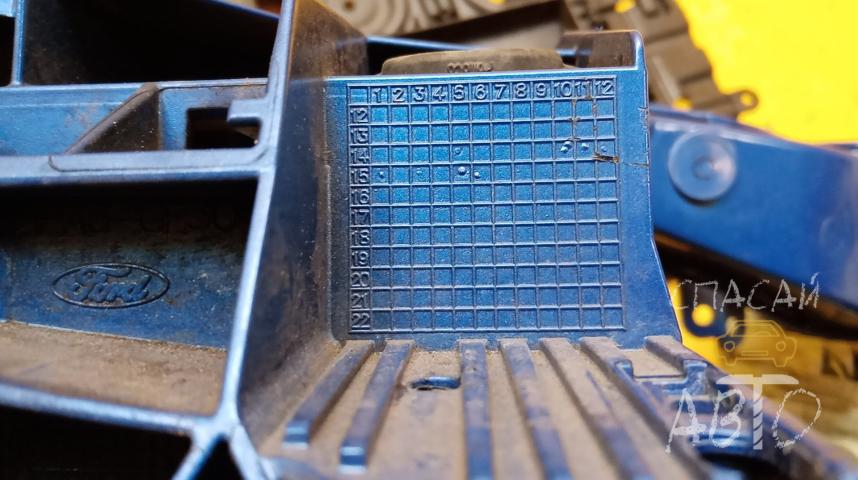 Ford Focus III Панель передняя