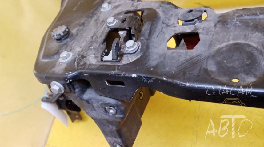 Mercedes-Benz W218 CLS Панель передняя