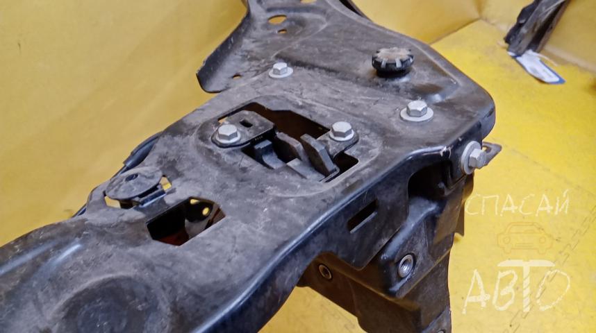 Mercedes-Benz W218 CLS Панель передняя