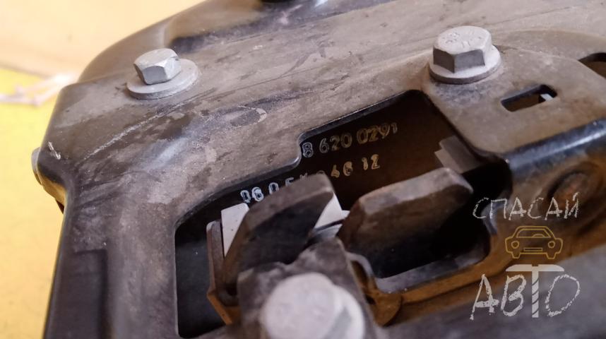 Mercedes-Benz W218 CLS Панель передняя