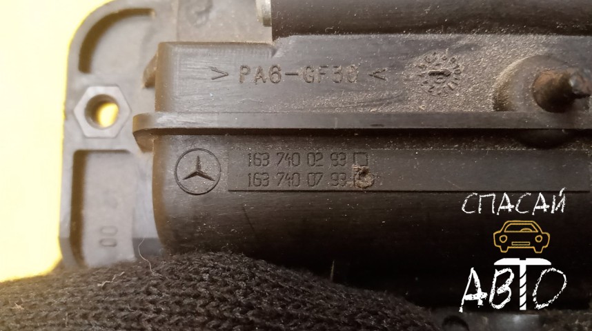 Mercedes-Benz W163 M-klasse (ML) Ручка двери багажника (наружная) - OEM A1637100293