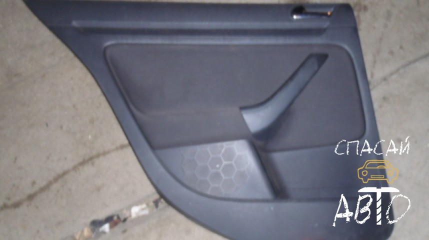 Volkswagen Golf V Обшивка двери задней левой