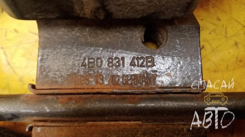 Audi A6 (C4) Петля двери передней правой нижняя