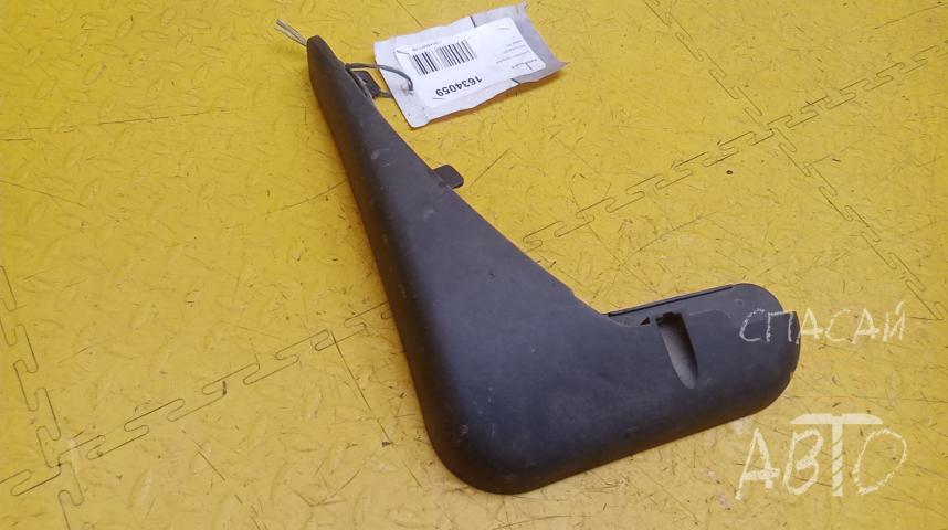 Ford Focus II Брызговик передний