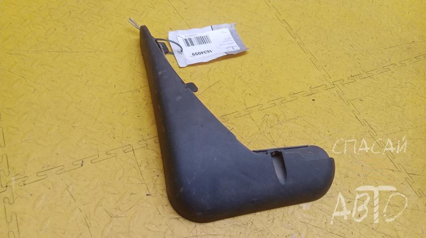 Ford Focus II Брызговик передний