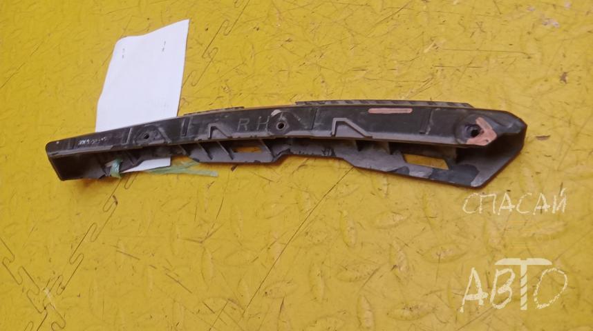 Hyundai i30 Кронштейн переднего бампера