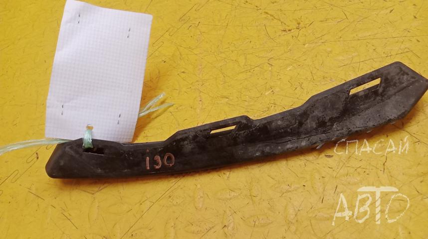 Hyundai i30 Кронштейн переднего бампера