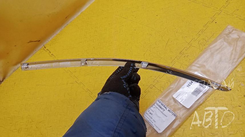 Opel Astra J Молдинг заднего бампера