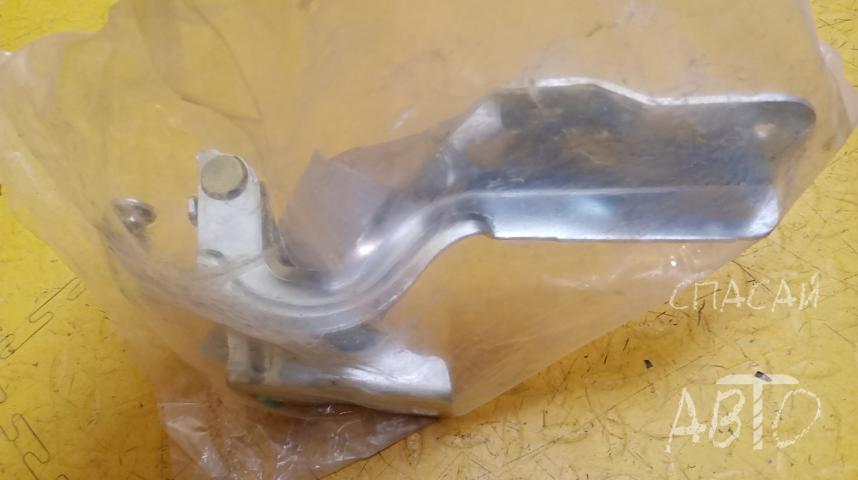 Nissan Almera (G15) Петля капота