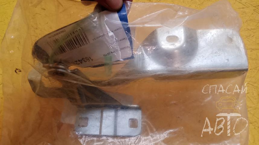 Nissan Almera (G15) Петля капота