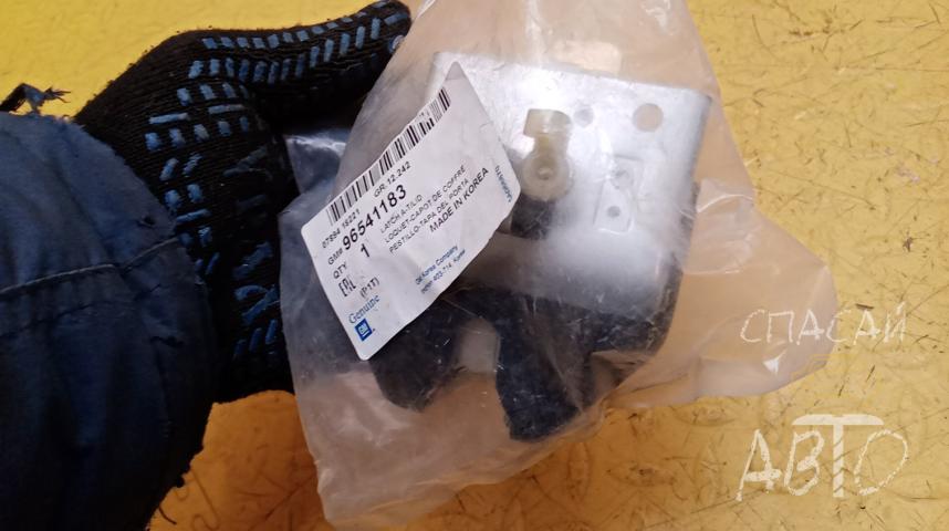 Chevrolet Aveo (T250) Замок багажника