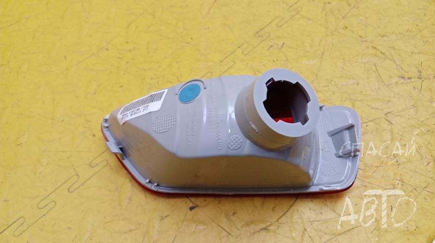 Jeep Grand Cherokee (WK2) Фонарь задний