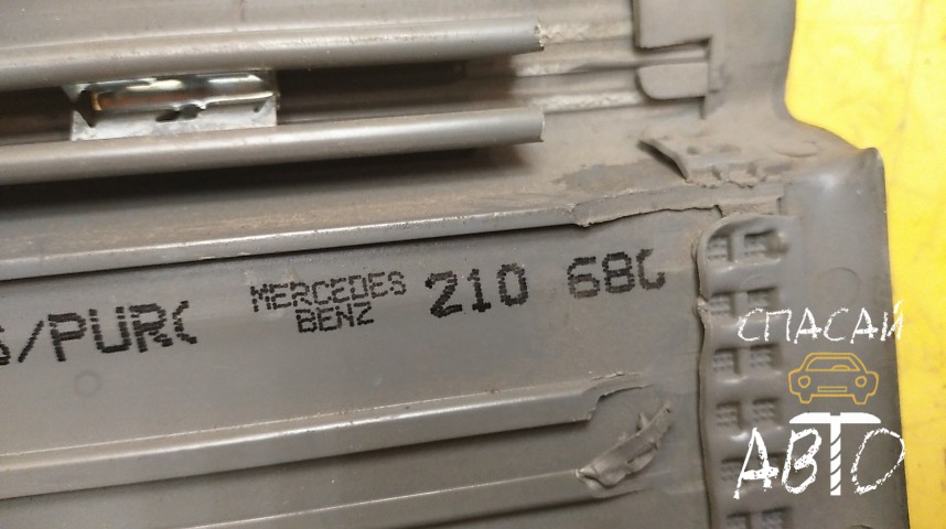 Mercedes-Benz W210 E-klasse Накладка порога (внутренняя) - OEM A2106800135