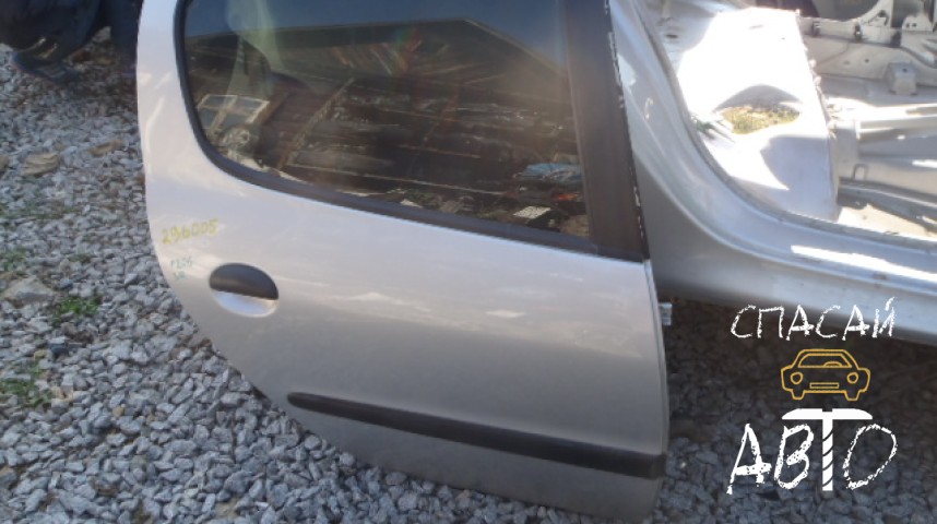 Peugeot 206 Стекло двери задней правой