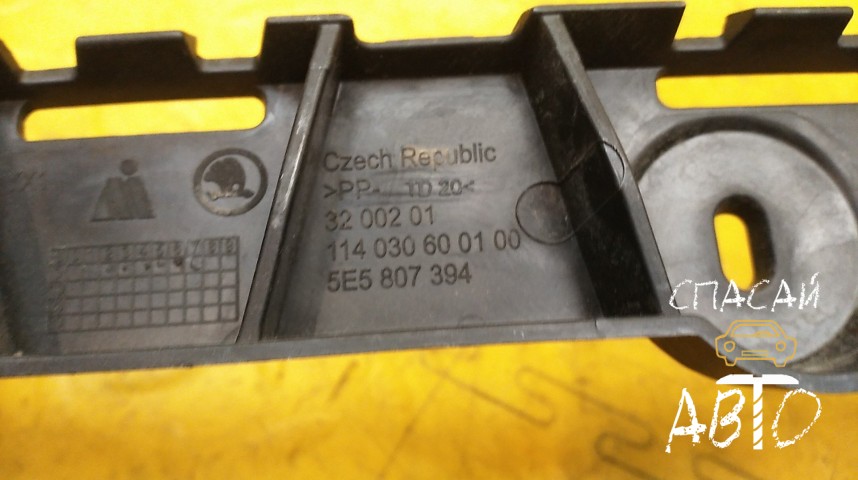 Skoda Octavia (A7) Кронштейн заднего бампера - OEM 5E5807394