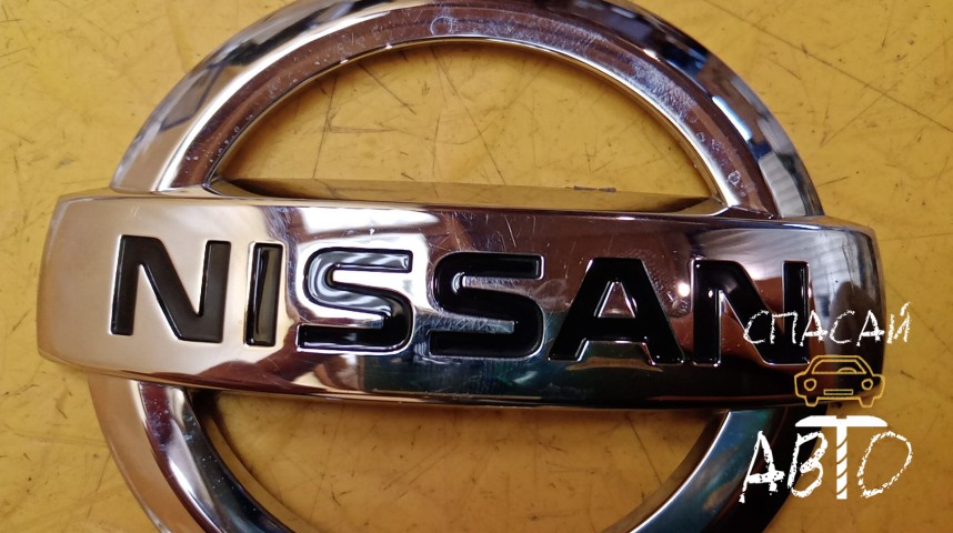 Nissan Terrano (D10) Эмблема - OEM 84890EW000