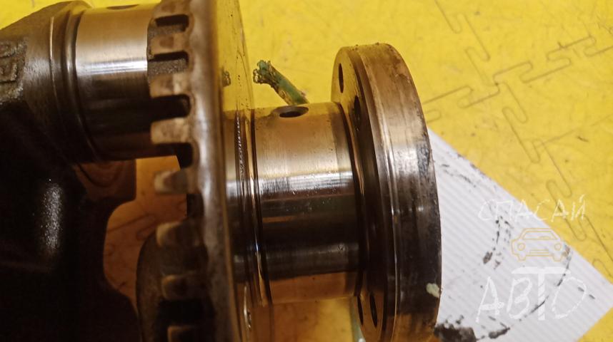 KIA Sportage II Коленвал