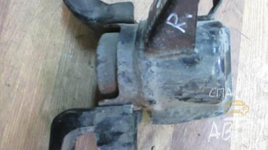 Toyota Auris (E15) Опора двигателя