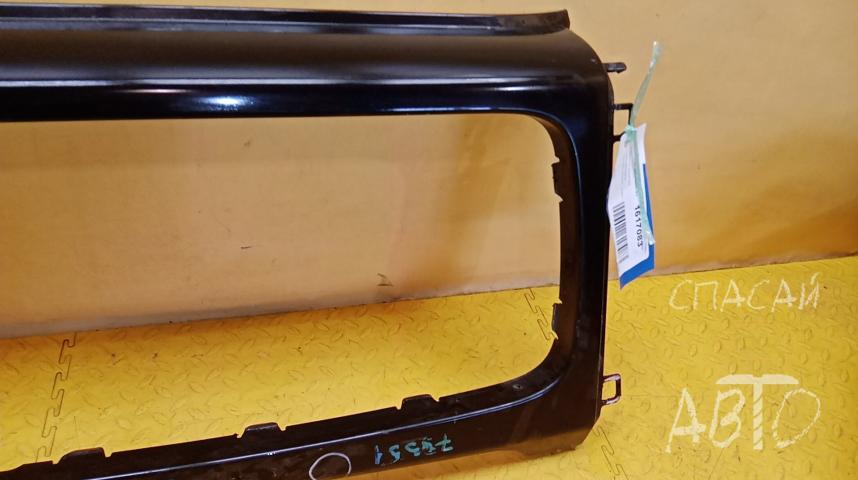 Mercedes-Benz W463 G-klasse Решетка радиатора