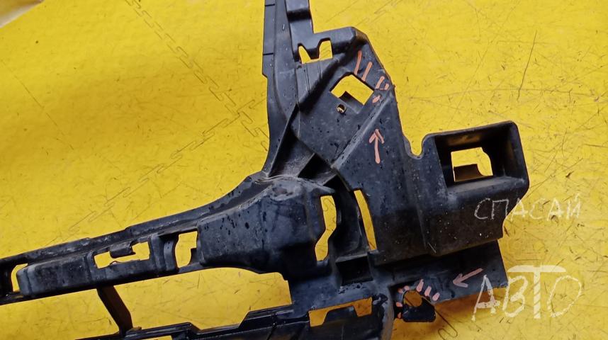 Mercedes-Benz W463 G-klasse Решетка радиатора