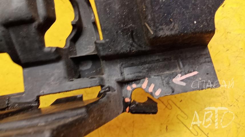 Mercedes-Benz W463 G-klasse Решетка радиатора