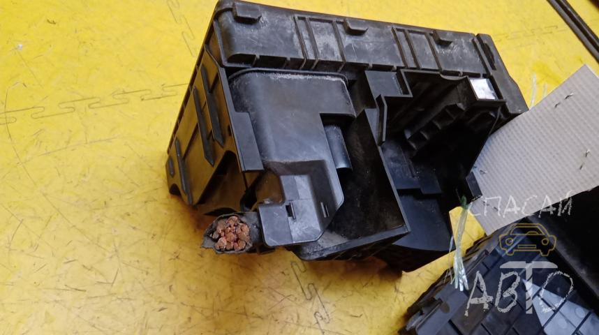 Volkswagen Golf VI Блок предохранителей