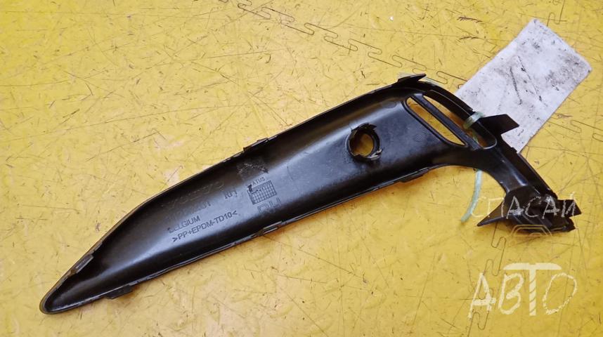 Volvo V90 Cross Country Решетка в бампер