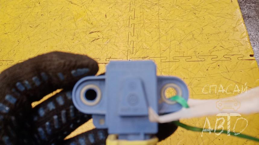 Volkswagen Golf V Датчик AIR BAG